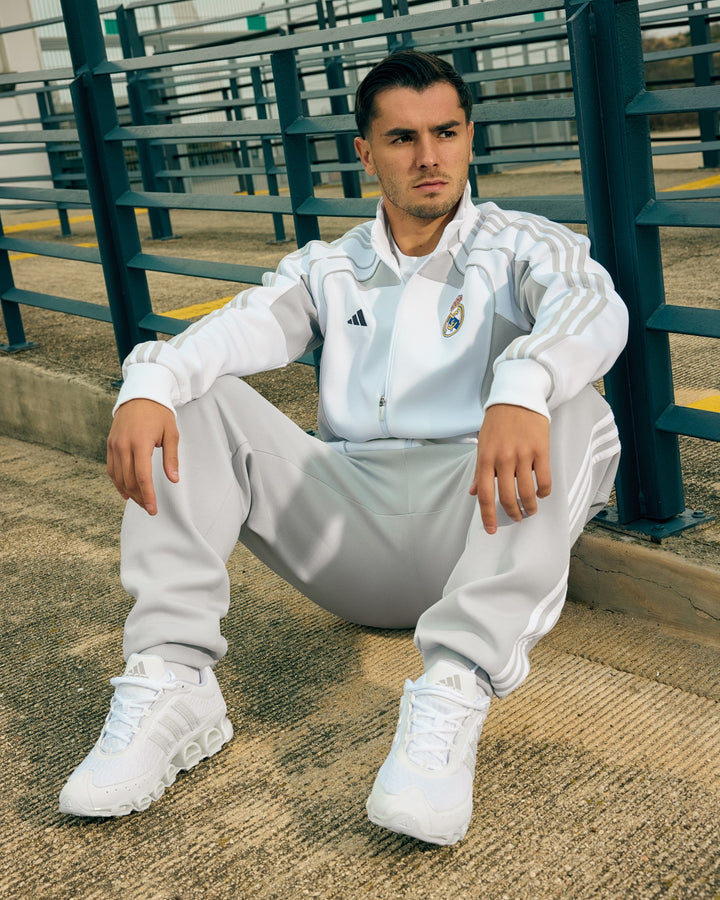 Kit Deportivo del Real Madrid 2025/26 Sudadera + Buzo (Urban Purist)