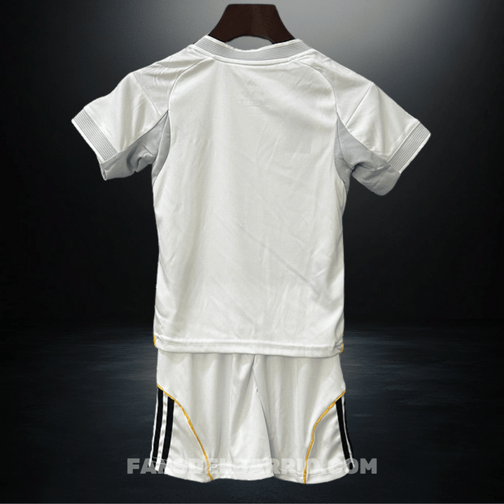 Kit Fan para Niño del Real Madrid 2025/26 Local