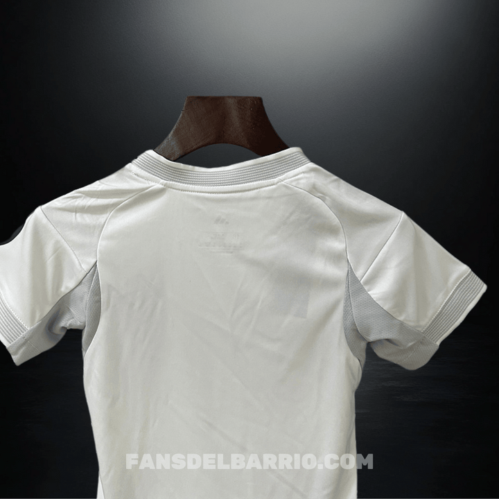 Kit Fan para Niño del Real Madrid 2025/26 Local