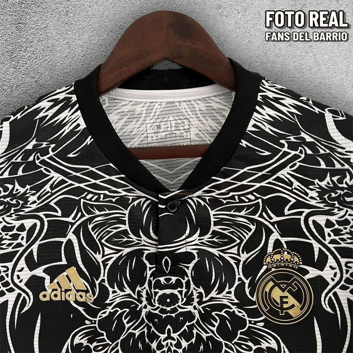 Real Madrid 2023-24 Special Edition Gold Dragon Camiseta Fan para Hombre (Adidas)